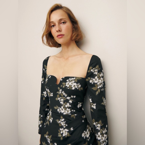 Reformation Ledell dress in Juliet - Picture 3 of 9